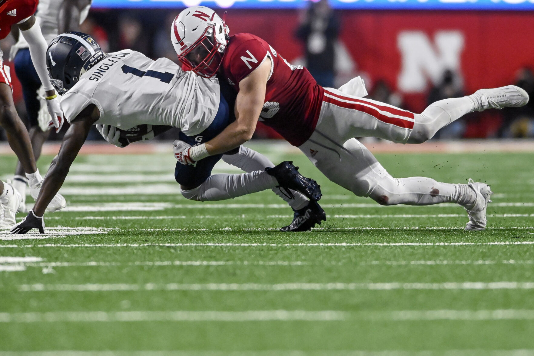 091122-HuskerFball28.jpg